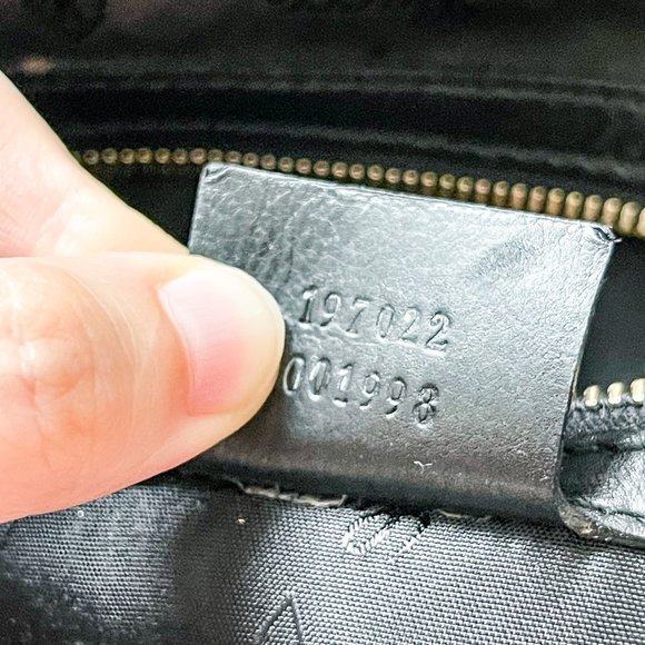 ❤️SOLD❤️Gucci Large Black Metallic Python Hysteria - Picture 13 of 13